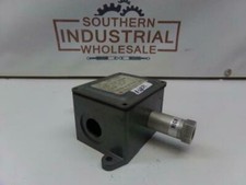 United Electric Controls 357 J21K 480VAC 70PSI 490KPa Pressure Switch