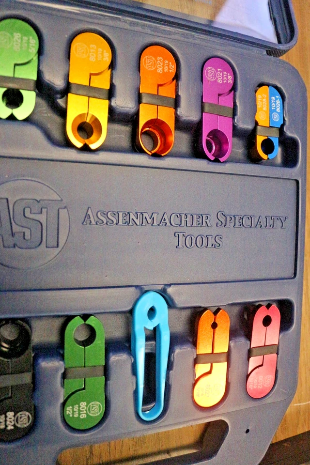 Juego de herramientas especiales AST Assenmacher con estuche ¡Bonito! Foto 4 de 4