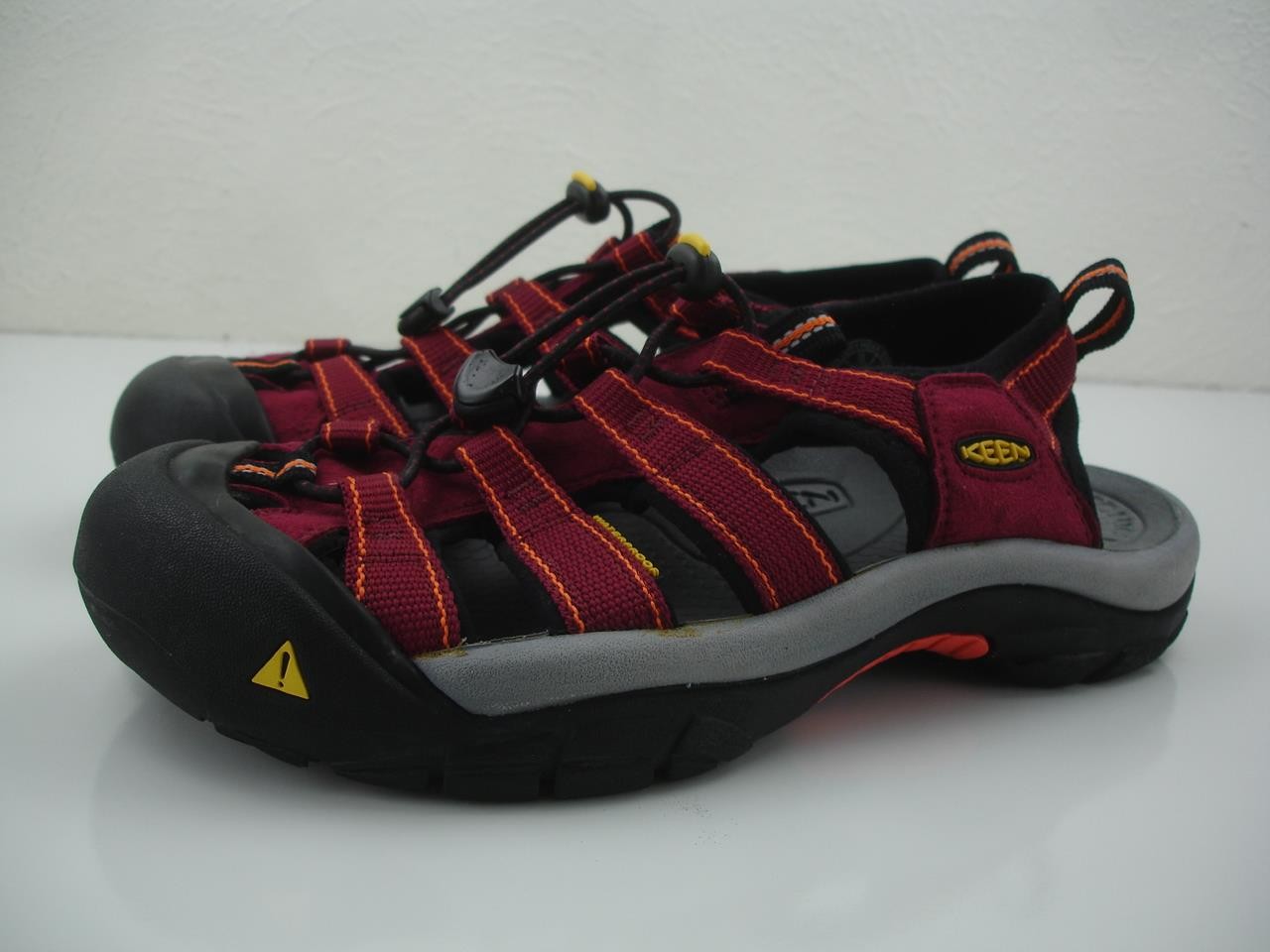 Sandali donna tg 8 M Keen Newport H2 impermeabili lavabili rosso barbabietola punta chiusa