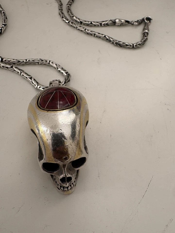 Кулон с головой черепа из чистого серебра в хорошем состоянии с маленьким камнем на голове - Изображение 3 из 4