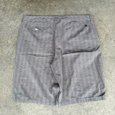 Vintage Y2K Quiksilver Men's Gray Plaid Flat Front Shorts