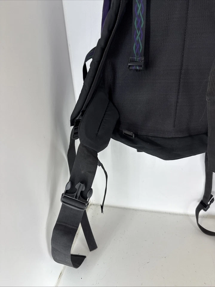 Mochila de día vintage Jansport para senderismo hecha en EE. UU. púrpura azteca geométrica Foto 3 de 4