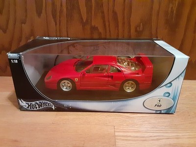 HotWheels 1:18 DieCast Ferrari F40 Racing Red - Yellowed Windows