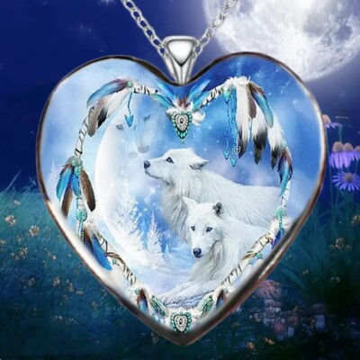 Trendy Animal Wolf Heart Pendant Necklace A Perfect Accessory