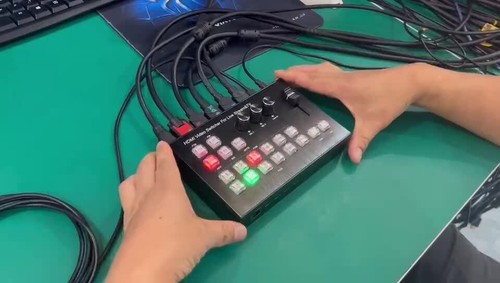 Commutateur Mixeur Vidéo HDMI 4 Canaux pour Multi Caméra Live Streaming Enregistrement Vidéo - Vidéo 1 sur 1
