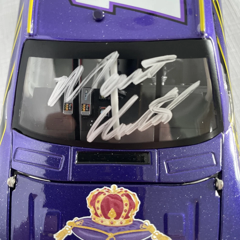 Autógrafo fundido a presión Matt Kenseth (Roush Fenway Racing Crown Royal #17 Ford Fusion) Foto 3 de 4