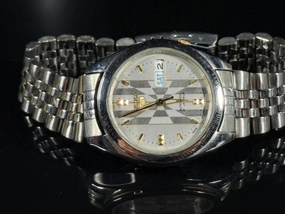 Seiko 5 Automatic 7S26 0560 Silver Dial 21 Jewels Vintage Mens Silver Watch