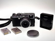 Fujifilm X100S 16.3MP Digital Camera Silver Black With Batteries And Charger