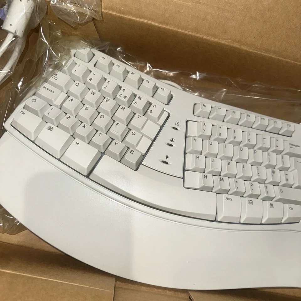 Microsoft Natural Keyboard Elite Ergonomic Brand New in Original Box  - Image 3 of 4