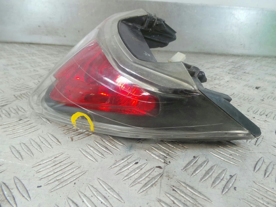 Luz trasera Honda CBR125R 2007 Foto 3 de 4