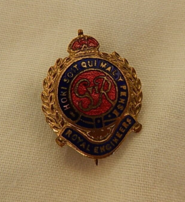 MILITARY SWEETHEART BADGE ARMY ROYAL ENGINEERS KING GEORGE VINTAGE WW2  BROOCH