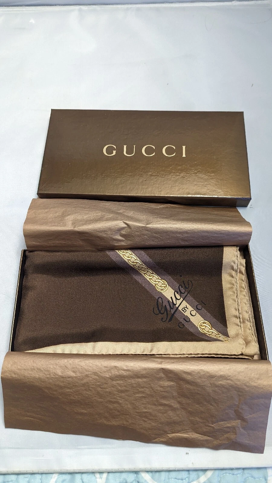 Écharpe GUCCI marron or beige 100 % soie avec motif lien or rare 