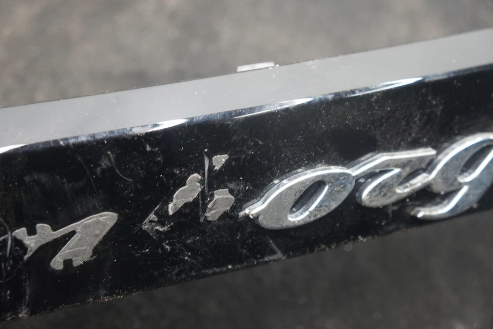 Tapa del maletero trasero puerta levadiza cubierta panel insignia 4ML827987 Lamborghini Urus *Nota Foto 3 de 4