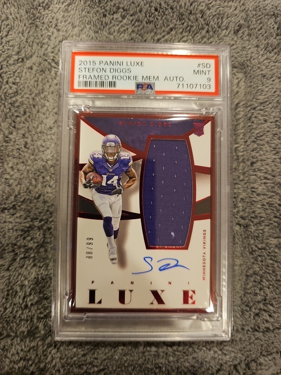 Stefon Diggs Panini Luxe Framed Rookie Autographs #SD Silver