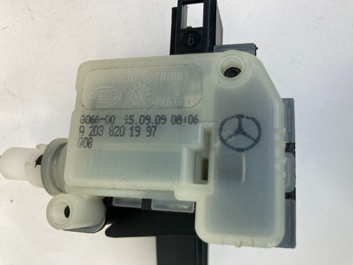 2003-2009 Mercedes-Benz E320 Fuel Filler Door Lock Actuator Bracket 2038201997 - Picture 7 of 12
