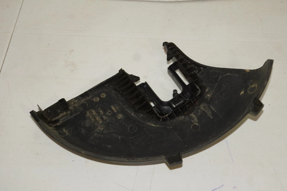 BLACK+DECKER GH900 TRIMMER SAFETY GUARD - Image 4 of 4