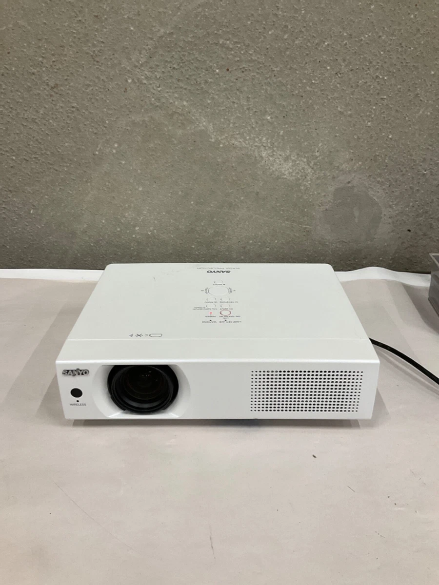 ขายโปรเจคเตอร์ Sanyo PLCXU106