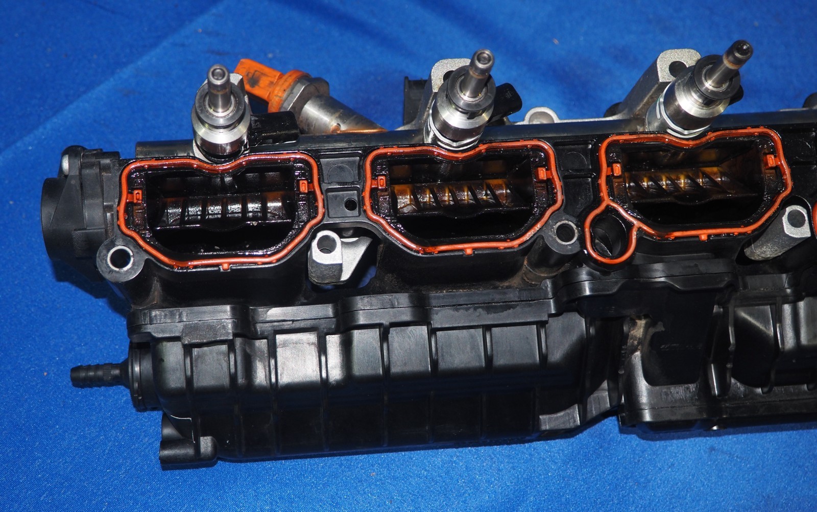 2013-2018 Audi RS7 S6 S8 Bentley 4.0L V8 Engine Right Lower Intake Manifold NICE