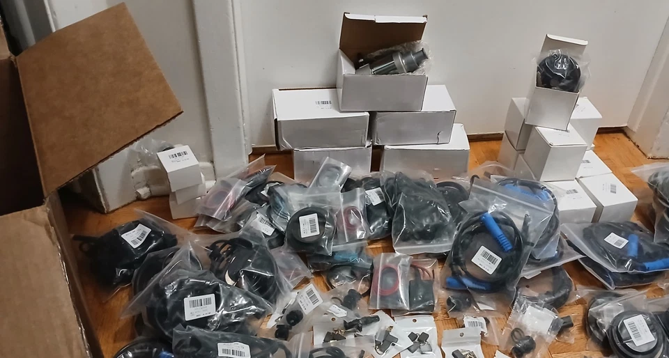 Car Parts & Accessories - New lot - In Original Packaging: ABS speed senso +more - Image 2 of 4