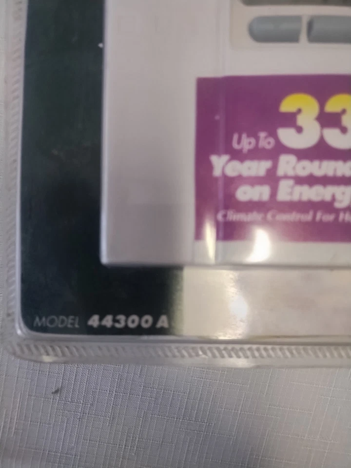 HUNTER Set & Save 300 7-Day Digital Programmable Thermostat White 44300A NIP New - Image 4 of 4