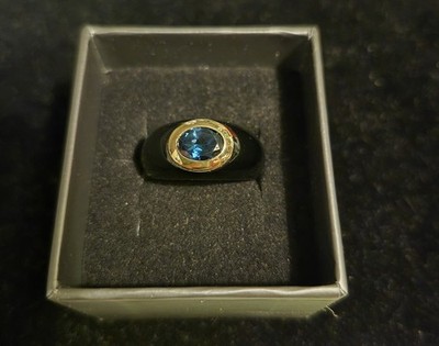 Wunderschöner Jade-Ring mit  Blautopas