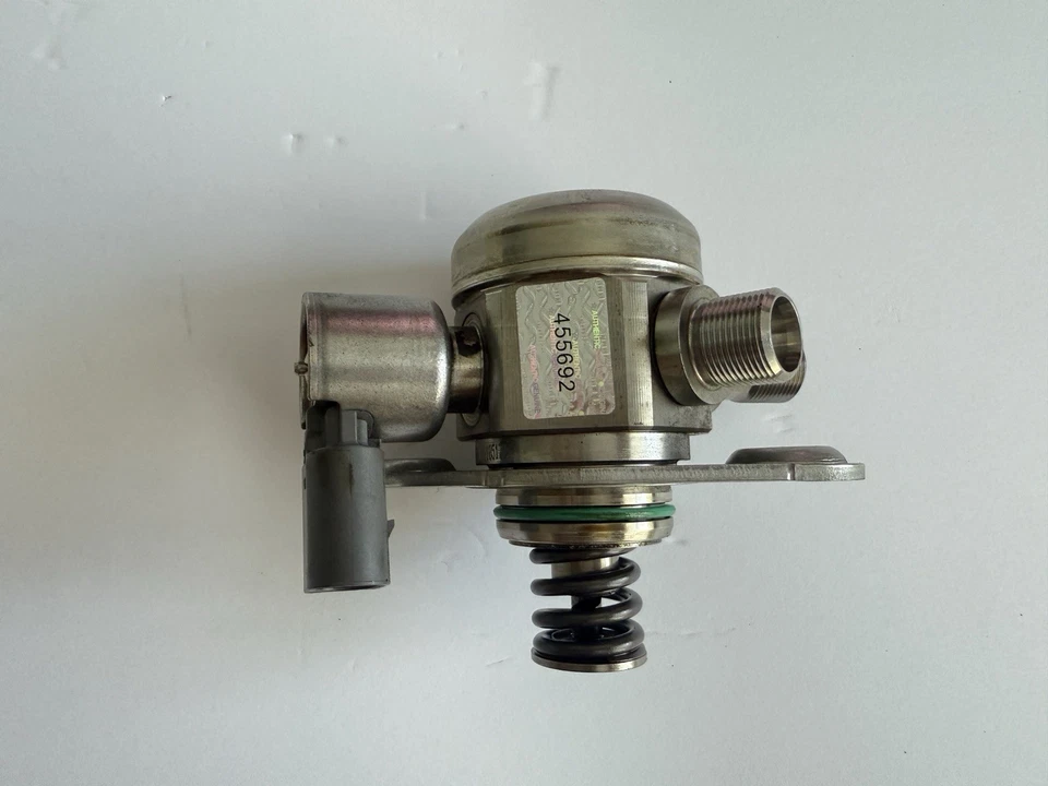 Bomba de combustible de alta presión Mercedes-Benz E350 2012-2016 OEM A2760700601 Foto 4 de 4