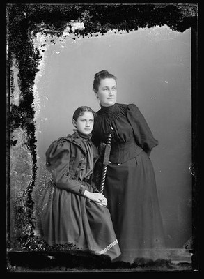 Photo:Mrs F.B. Evans with Young Girl Portrait 1894-1901