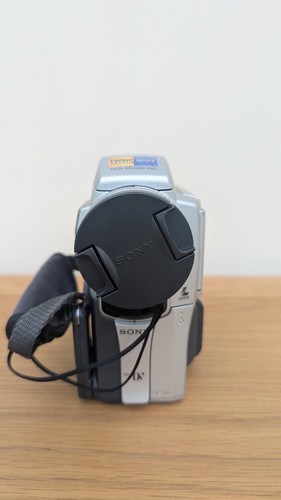Sony Digital Handycam DCR-PC110E Camcorder MiniDV Night Vision Camera + Charger - Picture 13 of 18
