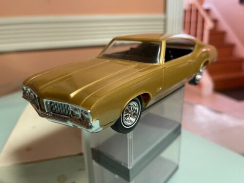 WALKING ON-BROADWAY! (RARE) AMT PROMO '70 GLD OLD 442 W/BOX & BONUS DISPLAY CASE - Picture 2 of 23