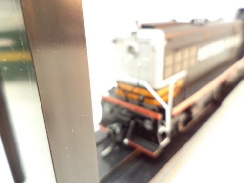 Bowser Ho 24377, Baldwin DRS-6-6-1500 locomotive, Southern Pacific 187 - Picture 4 of 4