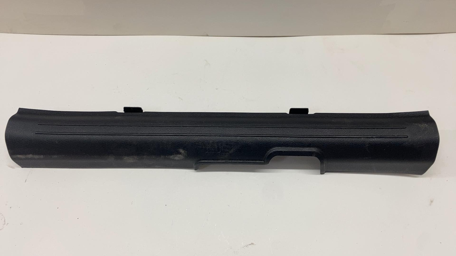 20 21 22 23 24 KIA TELLURIDE FRONT PASSENGER R SCUFF SILL PLATE 85880