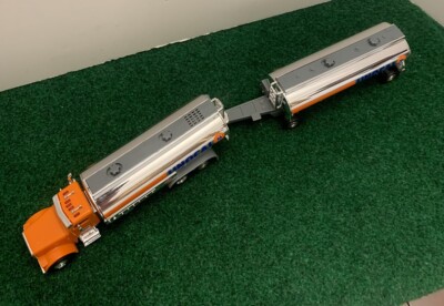 Vintage Unocal 76 Super Tanker Rig With Additional Tanker