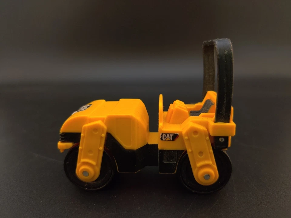 Road Roller 1/48 Scale Model Caterpillar CAT Construction Toy - Image 2 of 4