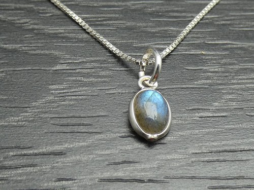 Collana catena argento sterling blu labradorite piccolo ciondolo ovale scatola 19 pollici - Foto 3 di 10