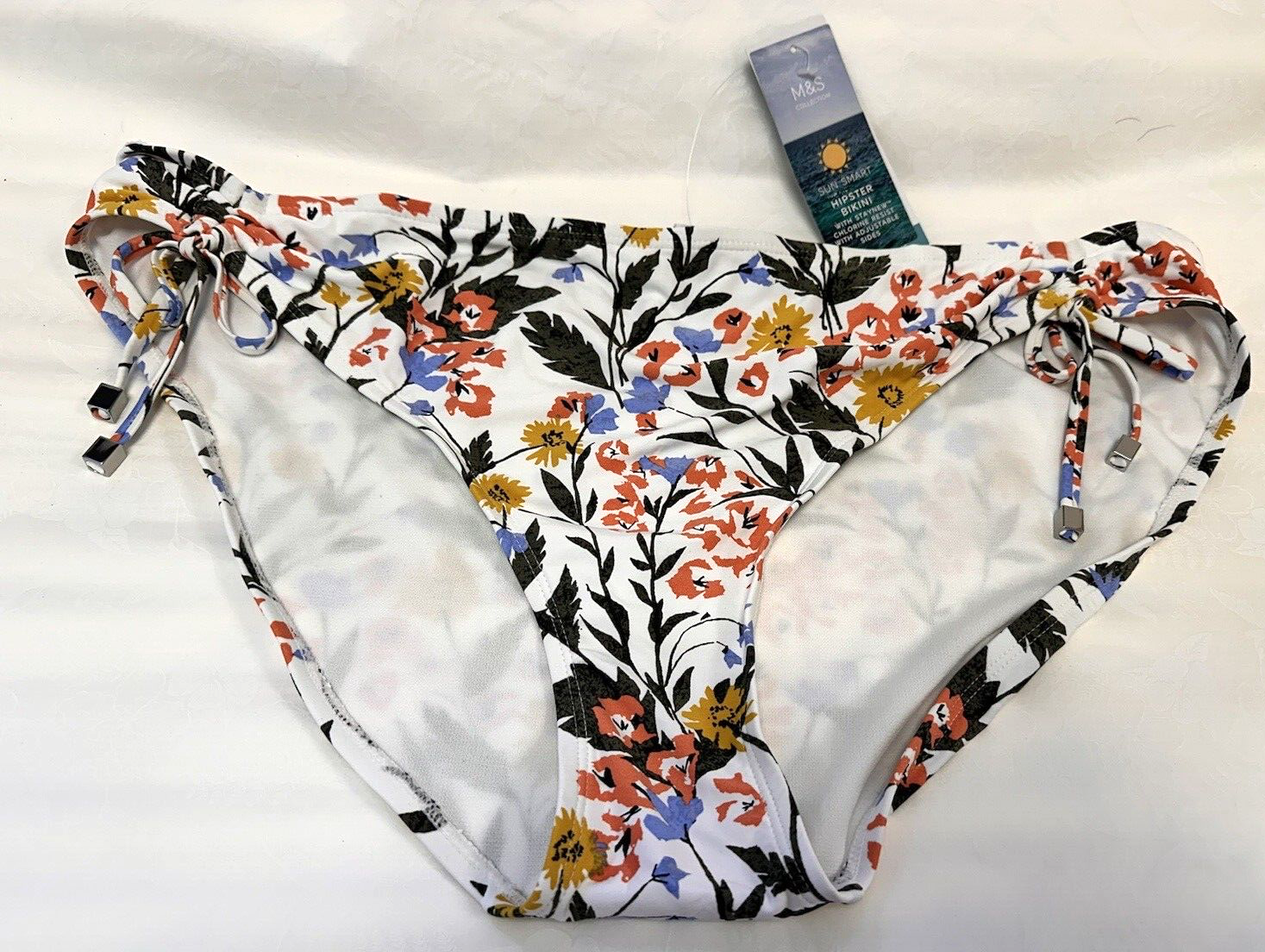 NEW M&S Marks & Spencer UK22 white floral hipster adjustable side bikini bottoms
