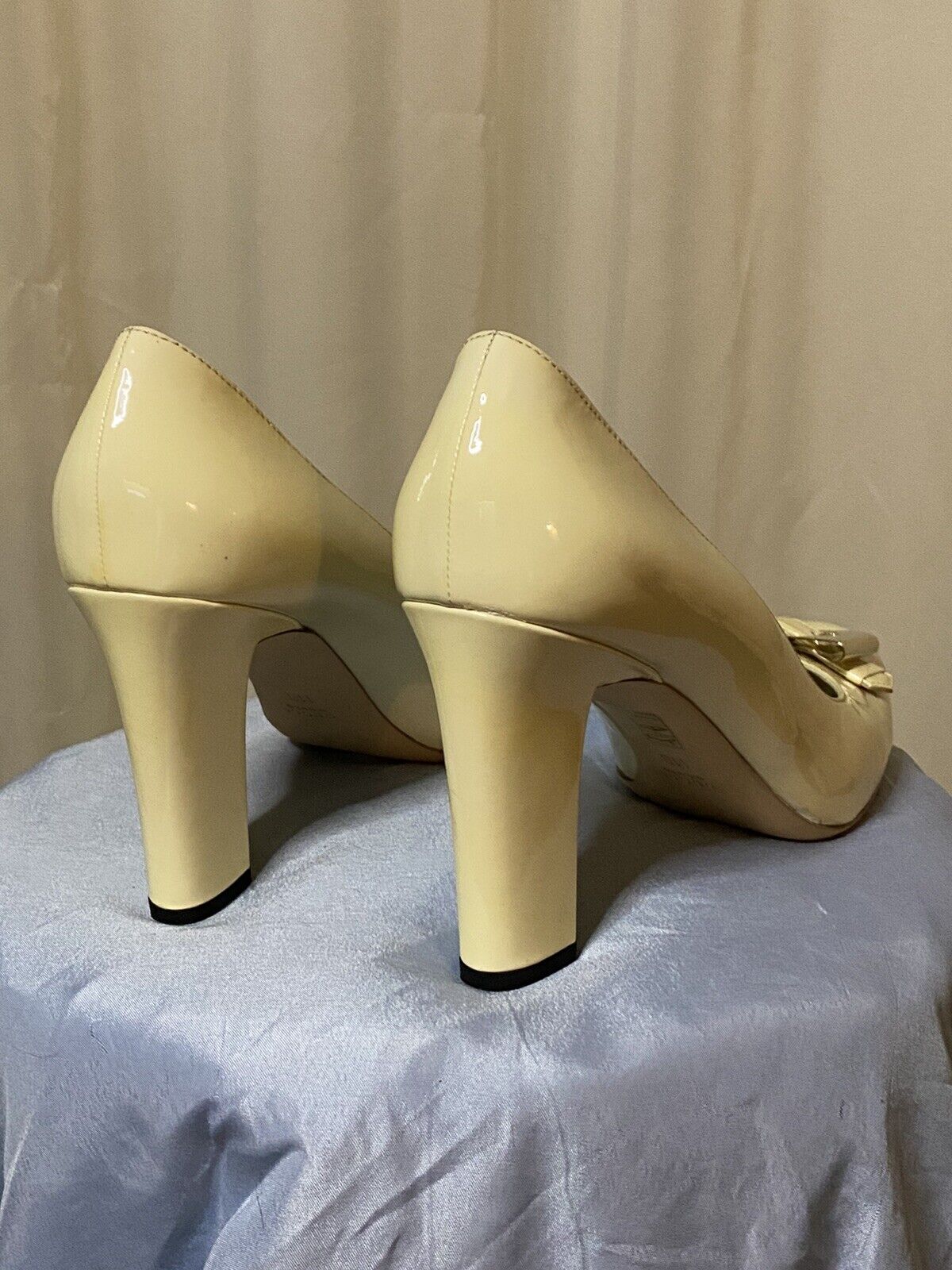 GUCCI White Cream Patent Leather Block Heels With… - image 6