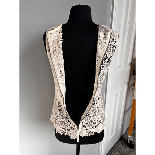 Blusa Top Cabi Encaje Crochet Sin Mangas Peplum Elegante Fiesta Cóctel Talla XS - Imagen 5 de 9
