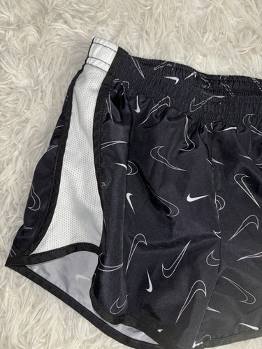 Nike Dri Fit Girls Sz. 6x Black & White Classic Logo Sport Shorts. Great Pair - Picture 4 of 7
