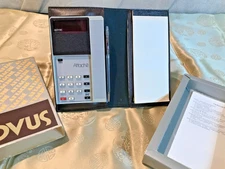 1975 NOVUS ATTACHE CALULATOR Red LED UNUSED IN BOX And... IT WORKS!