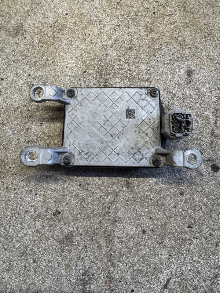 2016-2019 Nissan Rouge Cruise Control Distance Radar Sensor OEM 28438-5FA1A - Image 3 of 4