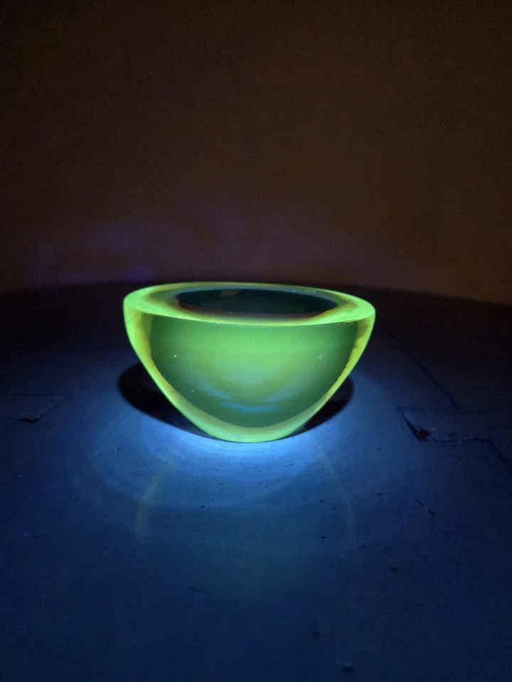 Vintage UV Sensitive Murano Italian Art Glass Blue & Yellow Cased Sommerso Geode - Image 2 of 4