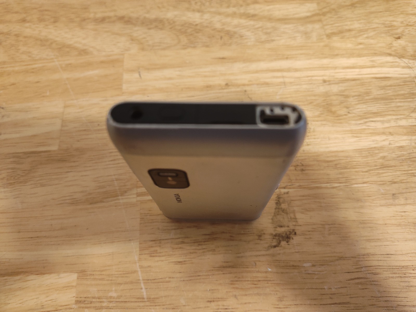 Nokia E7-00 Silver 16GB Unlocked Smartphone RM-626 Rare Symbian Belle