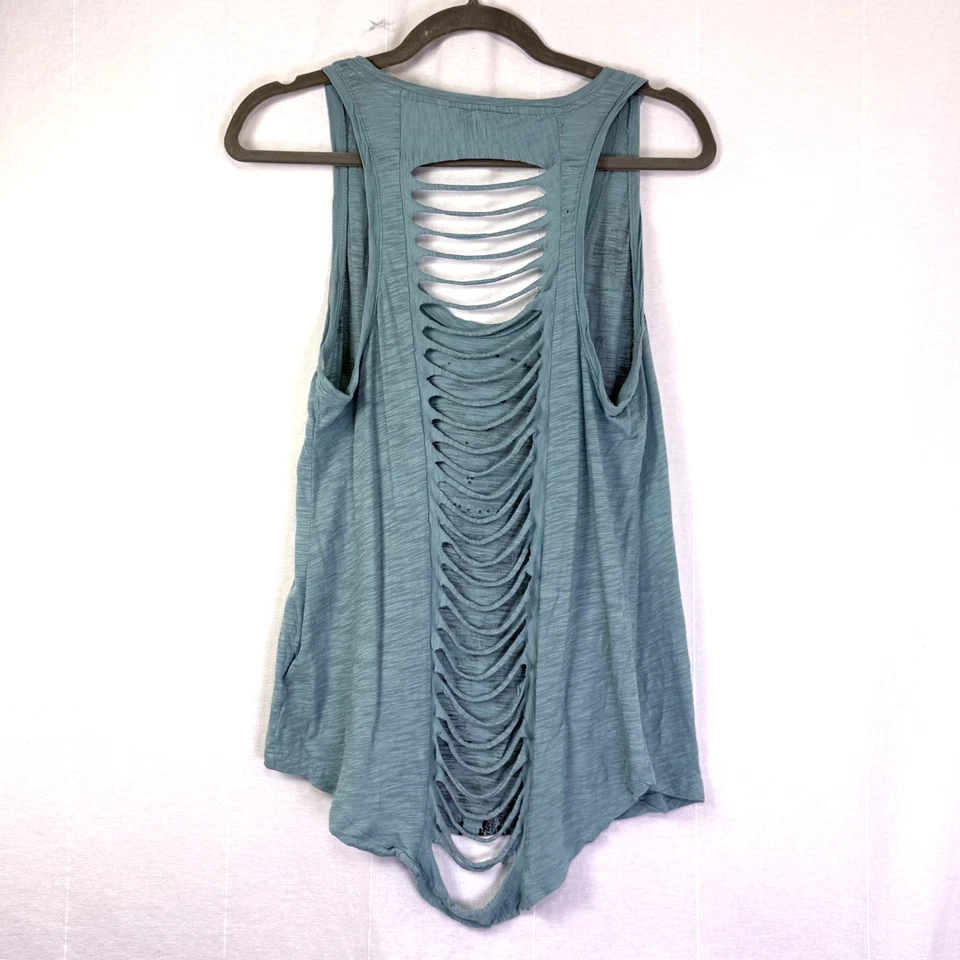 Camiseta sin mangas Rock & Republic para mujer talla L azul con alas atrapasueños con tachuelas corte trasero Foto 4 de 4