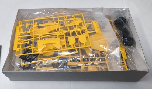 wave 1:24 BENETTON FORD B193B PLASTIC MODEL KIT F1 Michael Schumacher - Picture 2 of 6