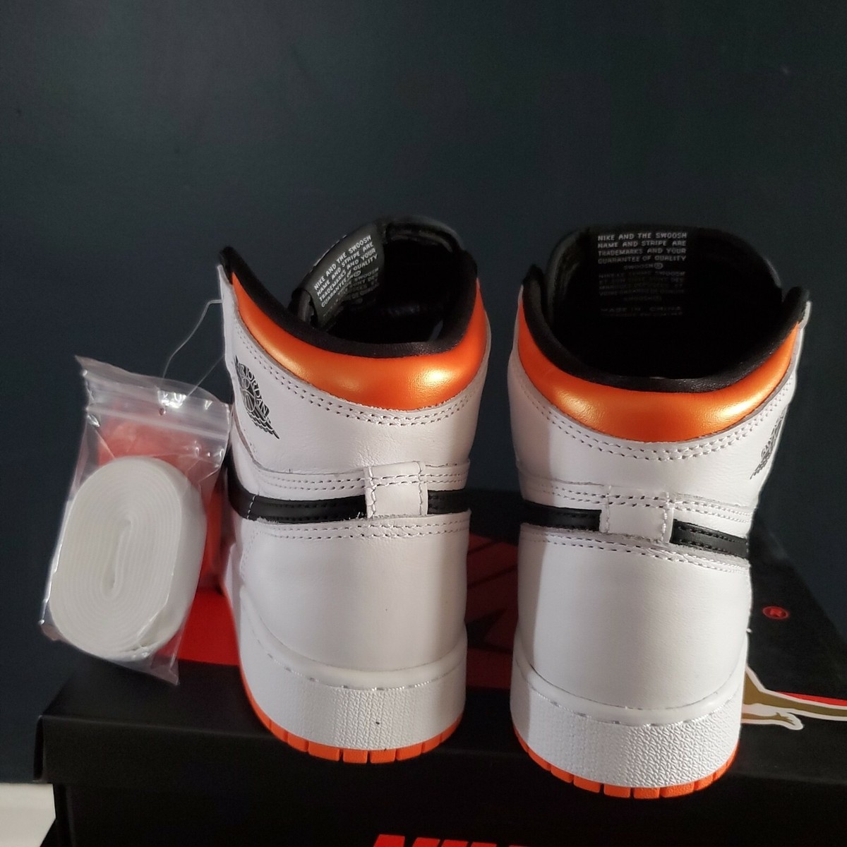 シューズ(男性用) Nike Air Jordan1RetroHighOGElectroOrange NEW AUTHENTIC NIKE AIR JORDAN 1 RETRO HI 