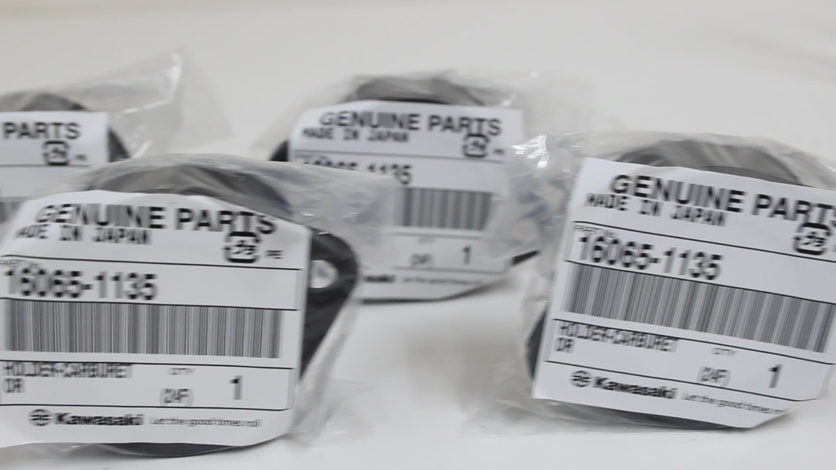 もと Kawasaki Genuine 16065-1135 Carburetor Holder Set of 4 for KZ1000
