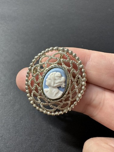 Vintage Signed Sarah Coventry BROOCH - Signed