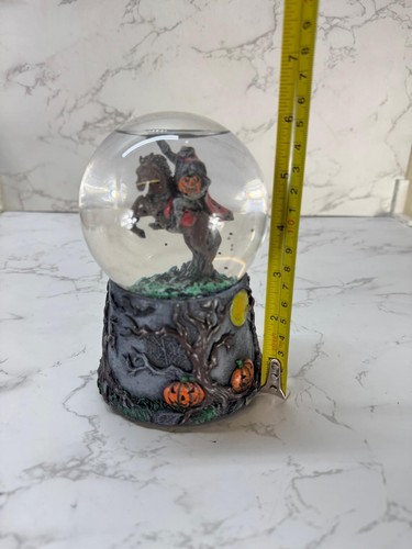 Headless Horseman Water Snow Globe For Halloween Decor - Picture 8 of 8