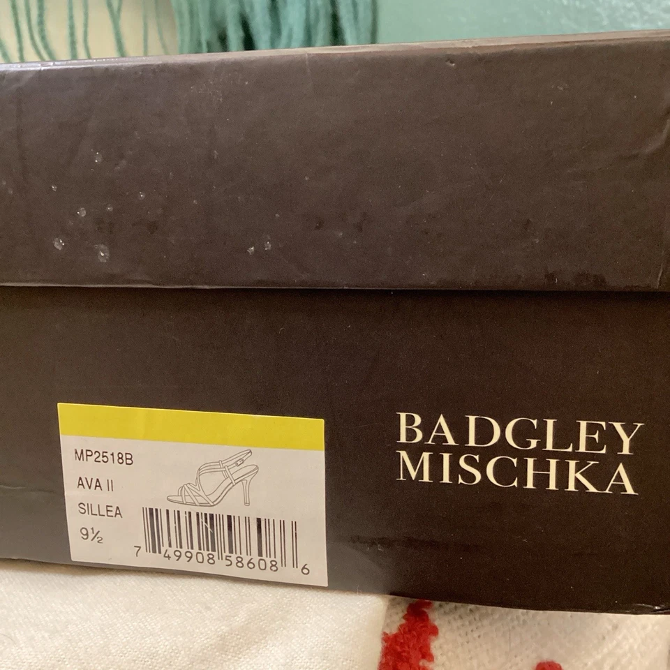 Badgley Mischka Silver Heel, Size 9.5, Curved Criss Strap, Formal Stiletto - Image 4 of 4