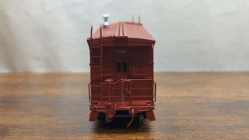HO Brass W & R Enterprises Northern Pacific 36' Bay Window Caboose Painted #1518 - Picture 5 of 13